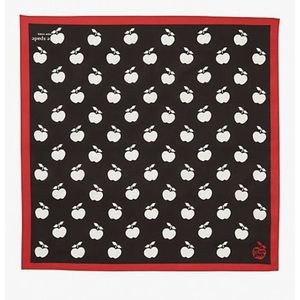 KATE SPADE APPLE TOSS SCARF BANDANA RED BLACK WHITE ‘NEW YORK’ NWOT